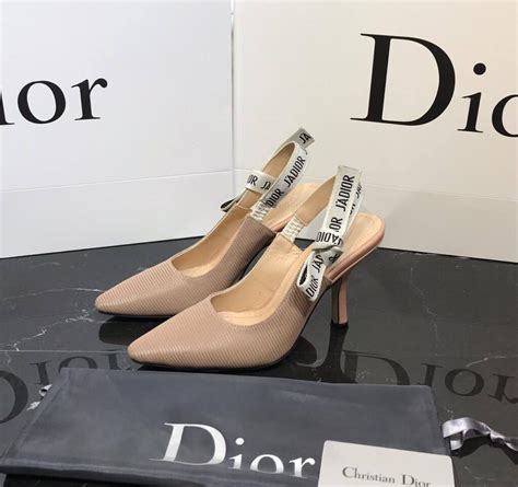 Christian Dior Ayakkabı Modelleri ve Yorumları .